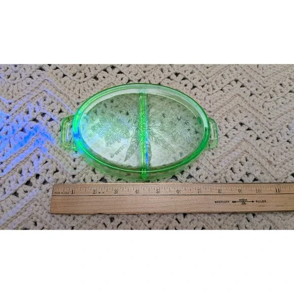 Vintage Federal Glass Poinsettia Green Uranium Glass Divided Relish Dish Oval - Picture 5 of 6